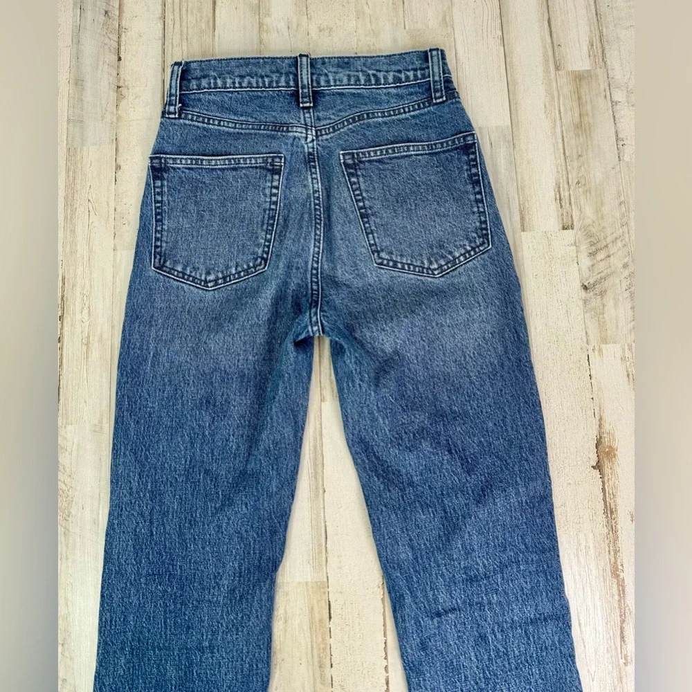 Gap Cheeky Straight Sky High Mid Rise Women Jeans - Size 24| 00R (26x25) - Picture 9 of 10